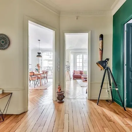 Appartement Haussmannian In Passy